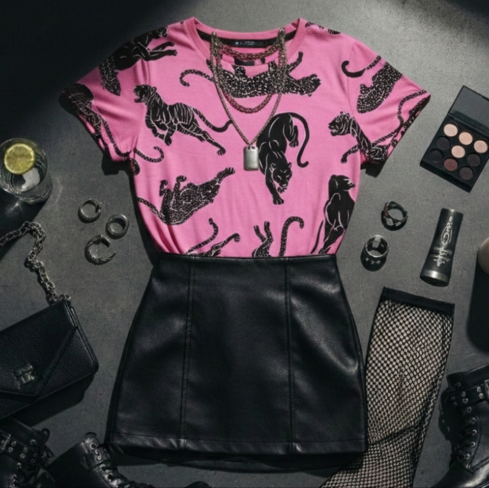 Women’s Short Sleeve Pink Leopard Print Tee